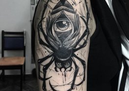 tatuagem aranha viuva negra