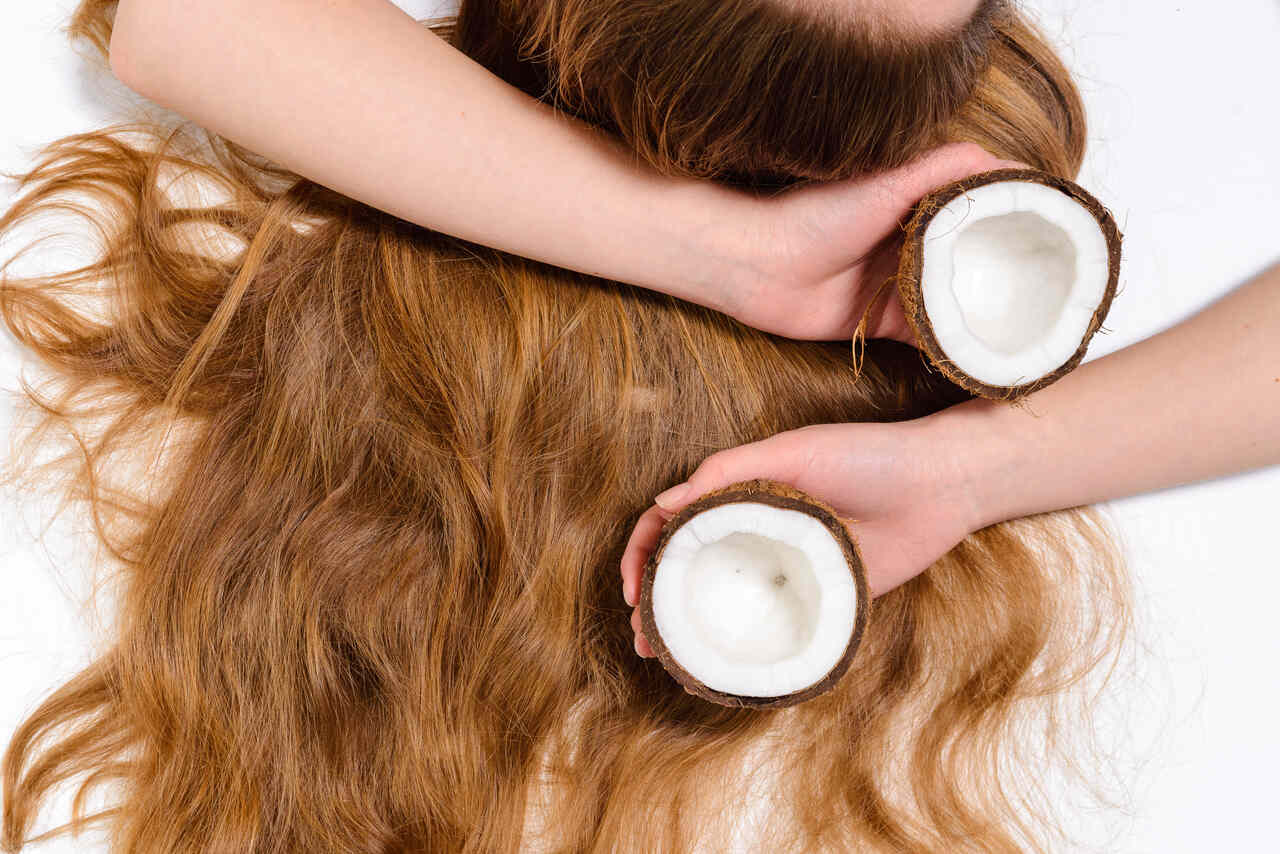 Óleo de Coco e Alecrim: A Combinação Perfeita Contra a Queda de Cabelo?