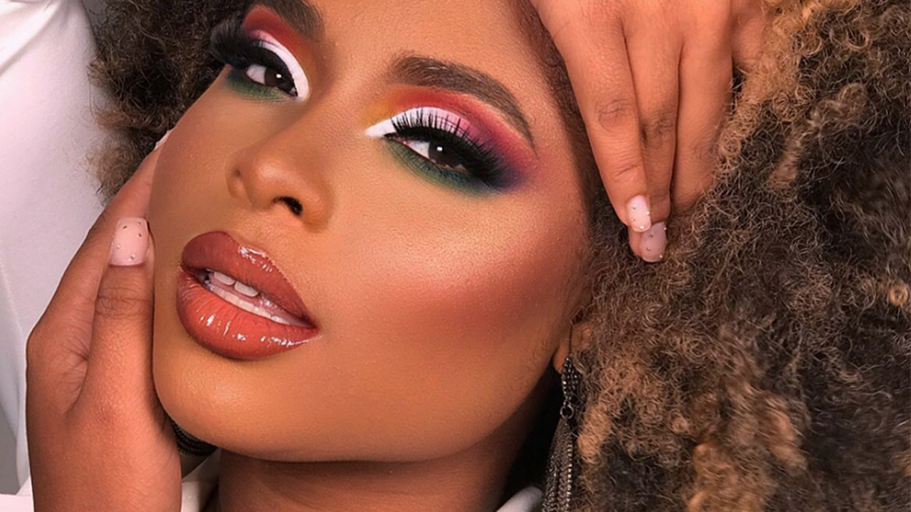 1. O que é Icterícia Ocular e Seus Sinais?
2. Olhos Âmbar e Cor de Mel: Raridade Humana
3. Tendências de Maquiagem: O Poder do Olho Laranja
4. Olhos Laranjas na Natureza: Um Fenômeno Animal
5. Quando a Cor dos Olhos Indica um Problema de Saúde?