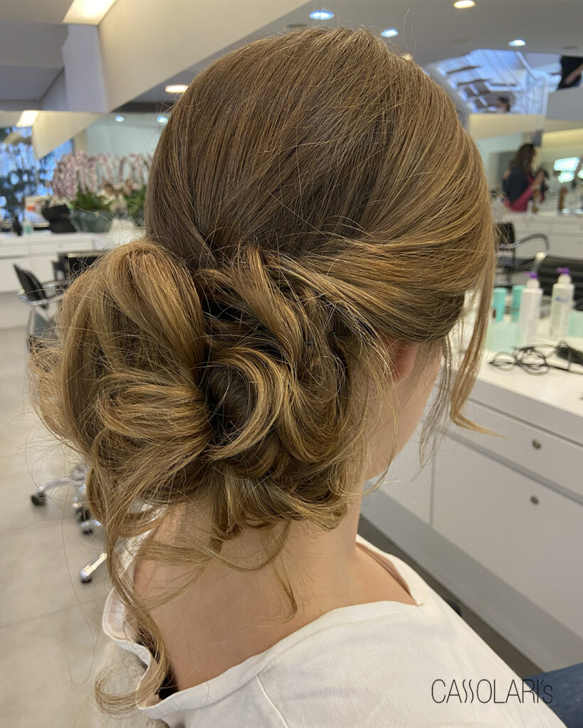 Produtos Essenciais para Penteados Duradouros: Mousse