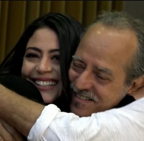 1. A Trajetória de Luca de Castro: Um Legado nas Telas Brasileiras
2. Carol Castro: Como a Inspiração Paterna Moldou sua Carreira
3. As Novelas Marcantes de Luca de Castro na TV Globo
4. Relembrando Luca de Castro: Depoimentos e Memórias
5. A Relação Mãe-Filha: A Influência de Luca de Castro em Carol Castro