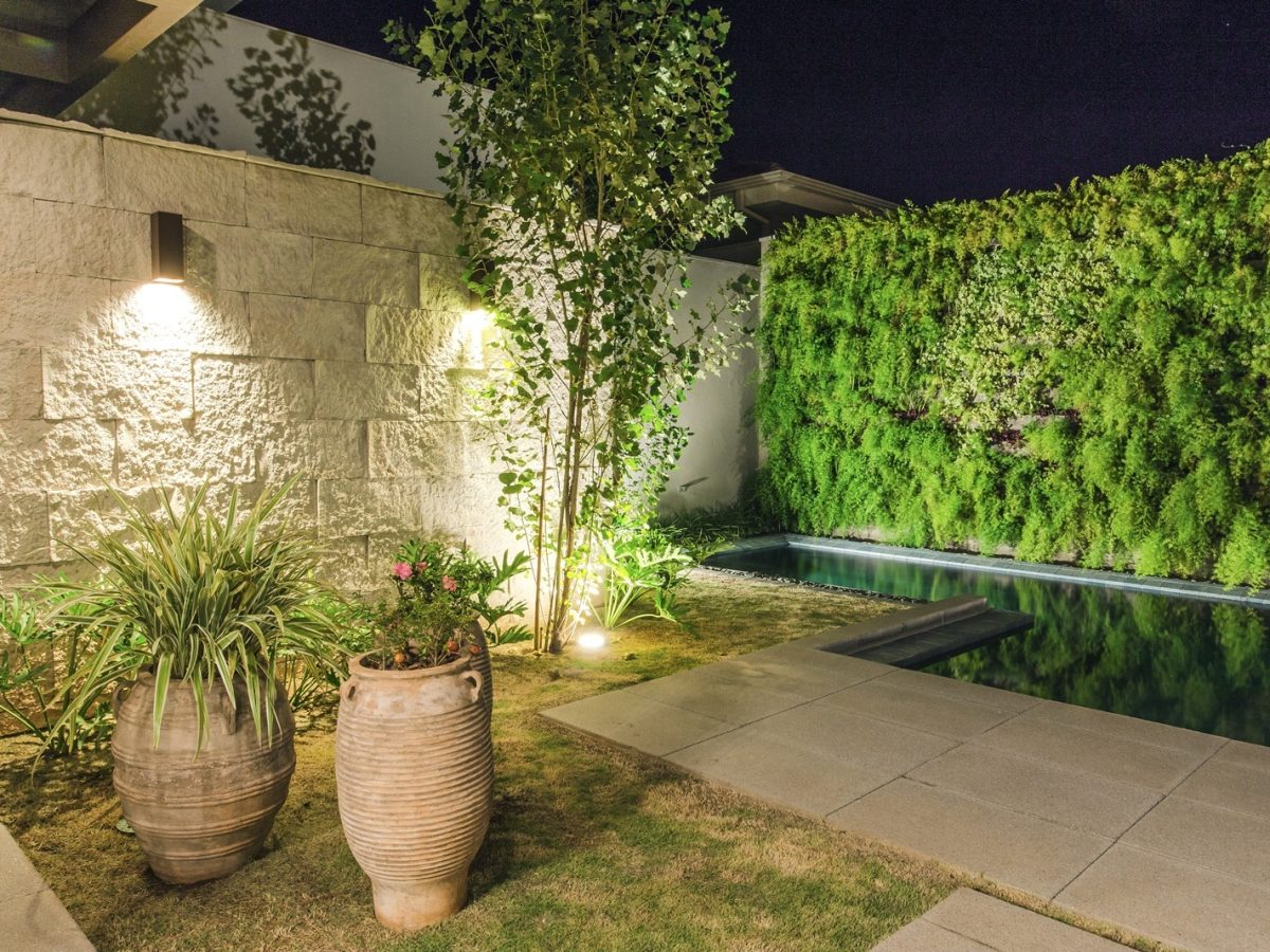 jardim de inverno com pedras e luzes ideias