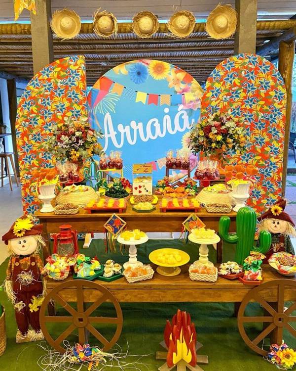 papel crepom decoração festa junina simples