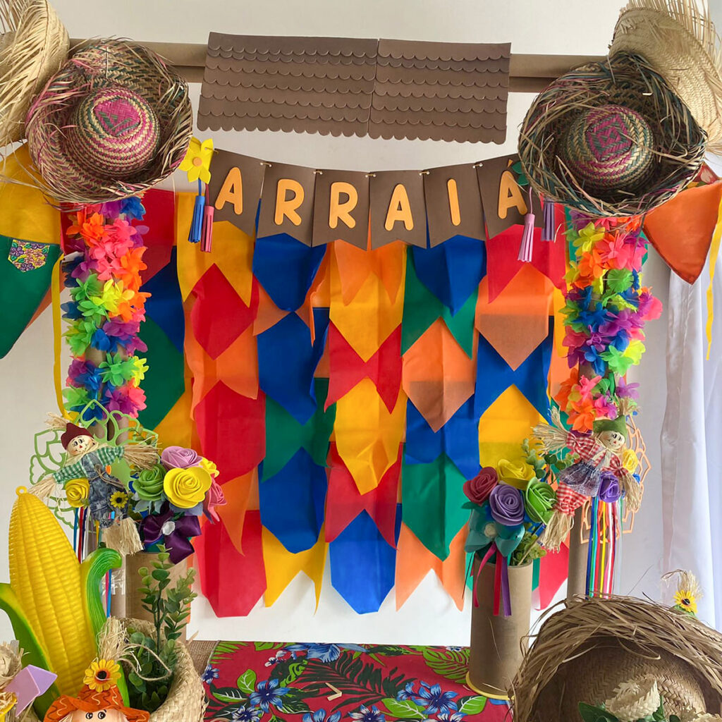 papel crepom decoração festa junina simples