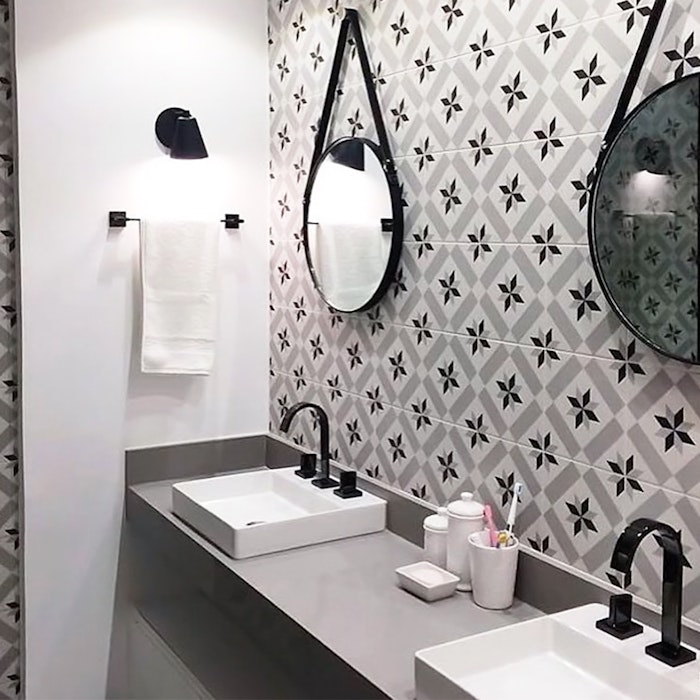 inspiração papel de parede banheiro pequeno