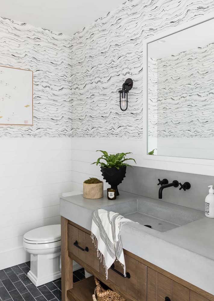 Papel de Parede Vinílico vs. Adesivo Vinil: Qual o Melhor para Lavabos?