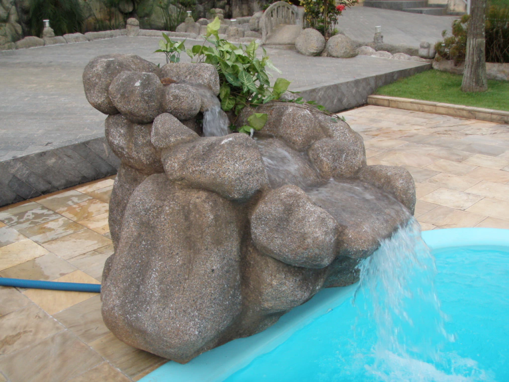 Guia Completo: Como Construir uma Cascata de Pedra Natural em seu Jardim