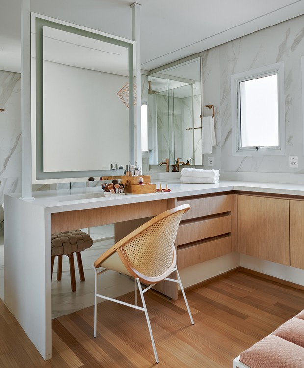 Decoração com Penteadeira Suspensa: Ideias e Tendências