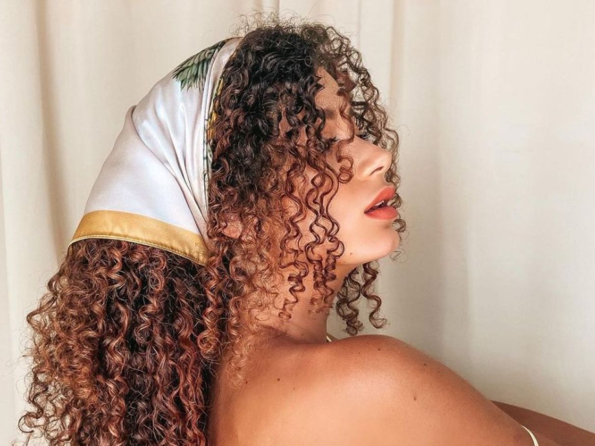 inspiração penteados cabelo cacheado para casamento