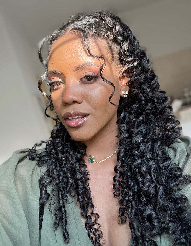 penteados com cachos soltos