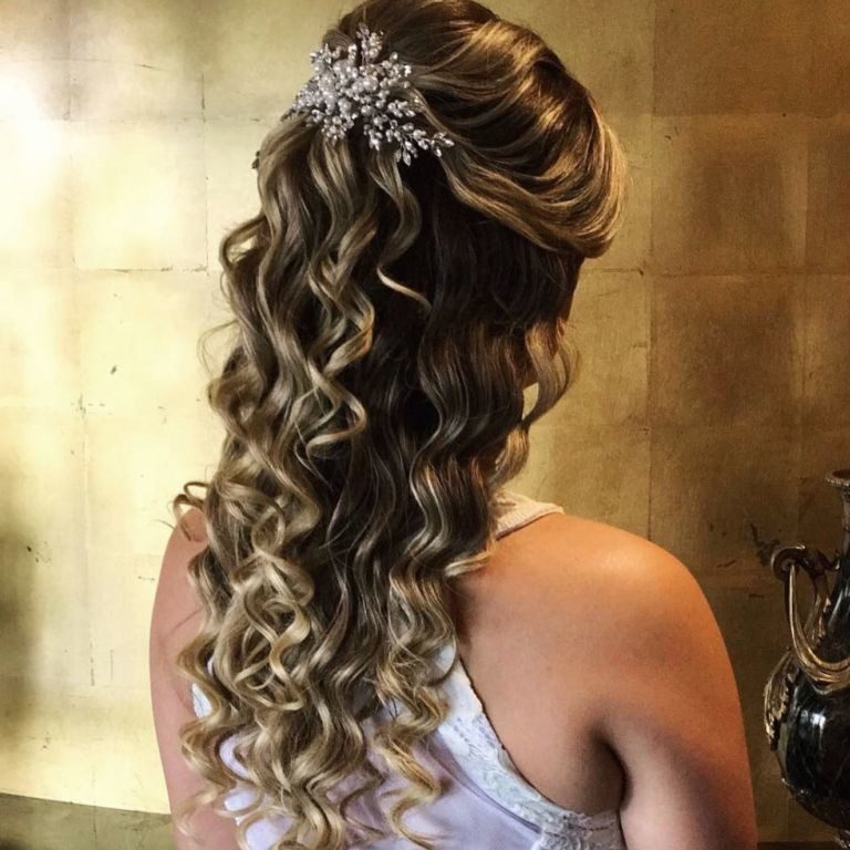 Guia Completo de Acessórios para Penteados de Noiva com Cabelo Solto