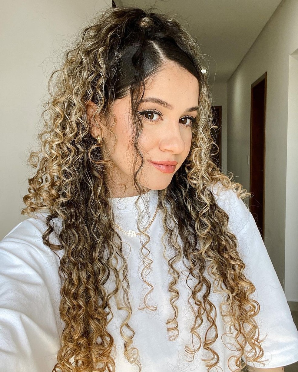 Produtos Essenciais para Penteados em Cabelos Cacheados