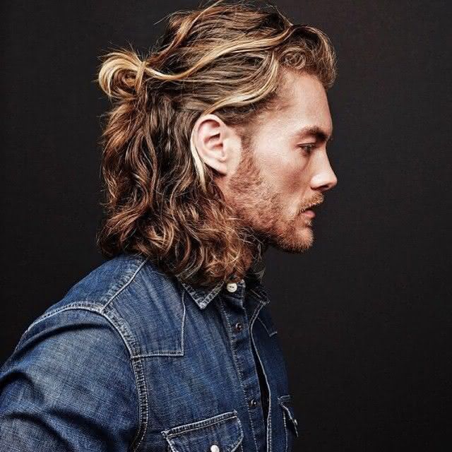 penteados masculinos cabelo grande