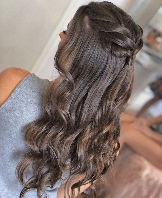 penteados para formatura com cabelo solto e liso