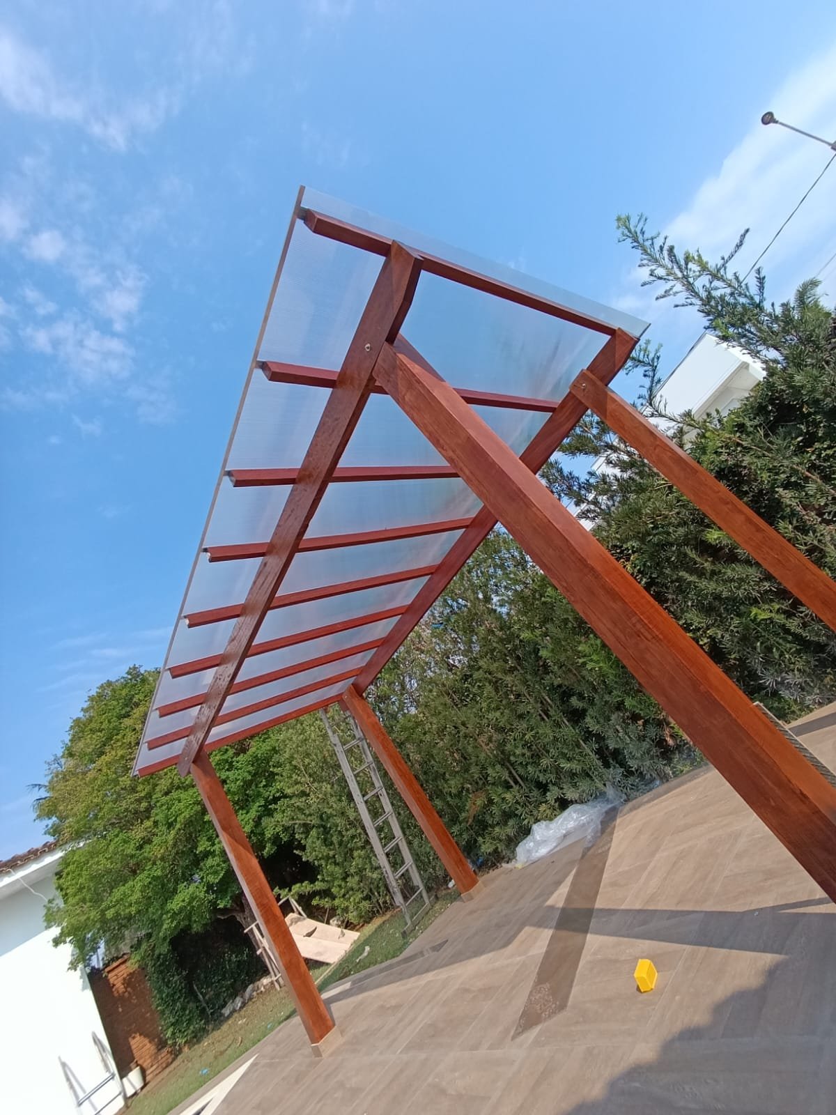 Kits de Policarbonato para Pergolados: Onde Comprar e o que Considerar