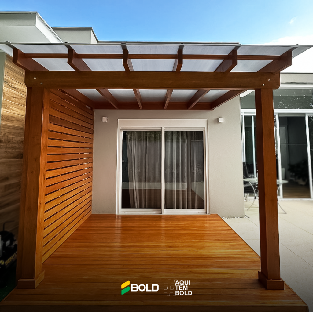 Como Reduzir o Barulho da Chuva em Coberturas de Policarbonato