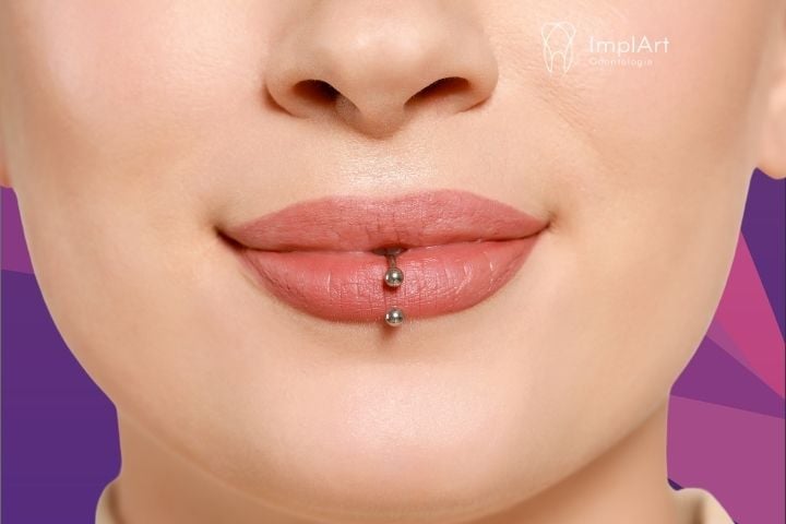 Dor piercing rosto