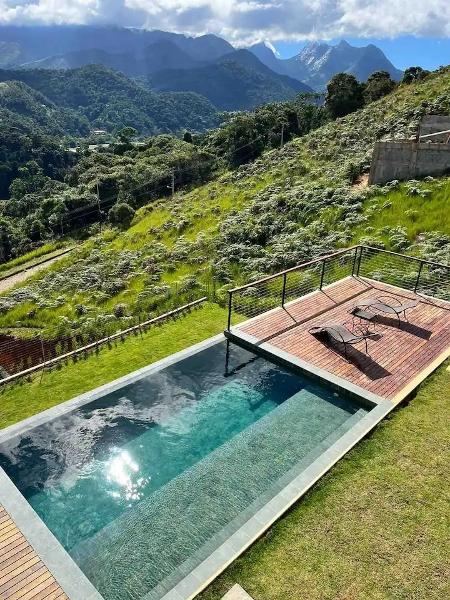 Piscina de Borda Infinita: Guia Completo de Custo e Orçamento