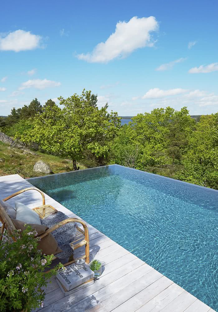 piscina com borda infinita