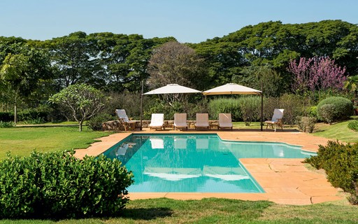 Desvantagens e Instalação
5. Plantas Ideais para Complementar o Visual da Sua Piscina com Grama