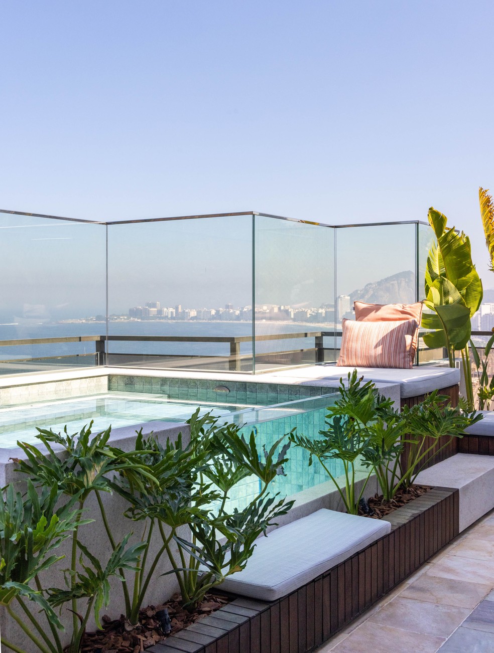 Reforço estrutural: Quando é necessário para instalar uma piscina na laje?