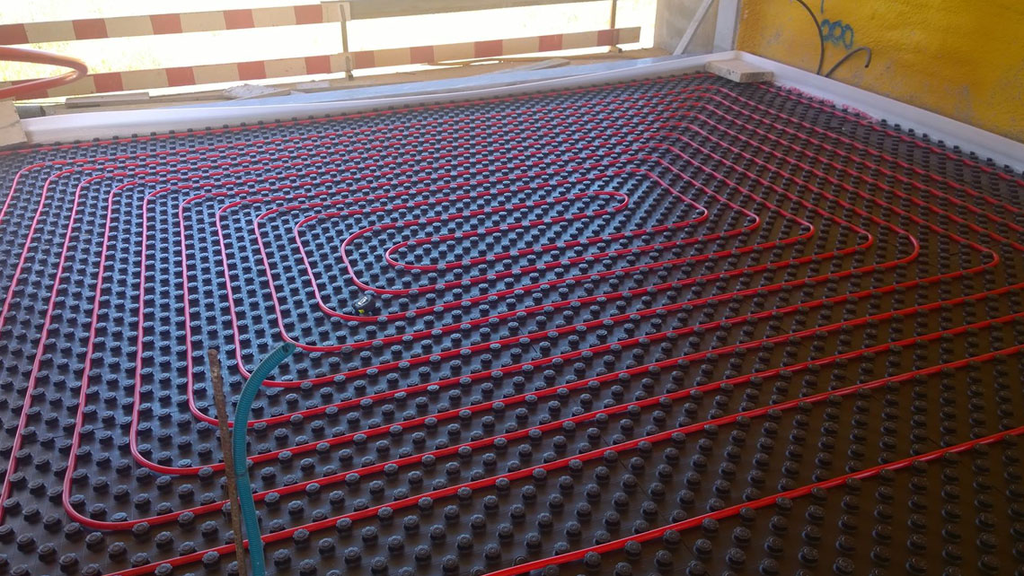 Como Escolher o Piso Aquecido Ideal para Sua Casa: Elétrico ou Hidrônico?