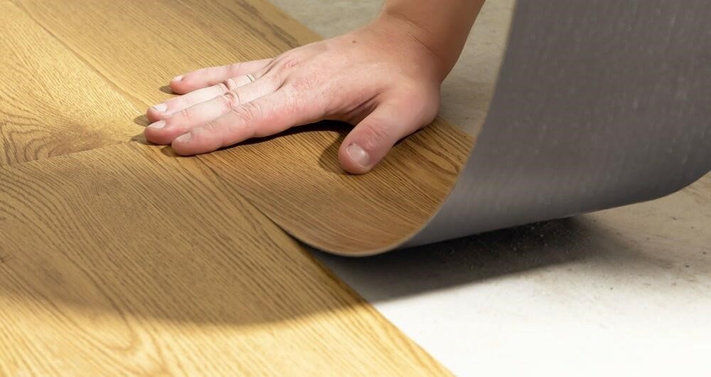 Guia Completo: Como Instalar Piso Vinílico Autocolante em 5 Passos Simples