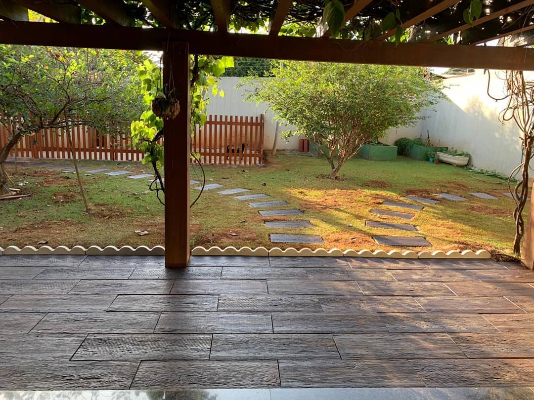 Madeira ou Deck na Edícula: Como Escolher e Manter seu Revestimento Natural ou Sintético