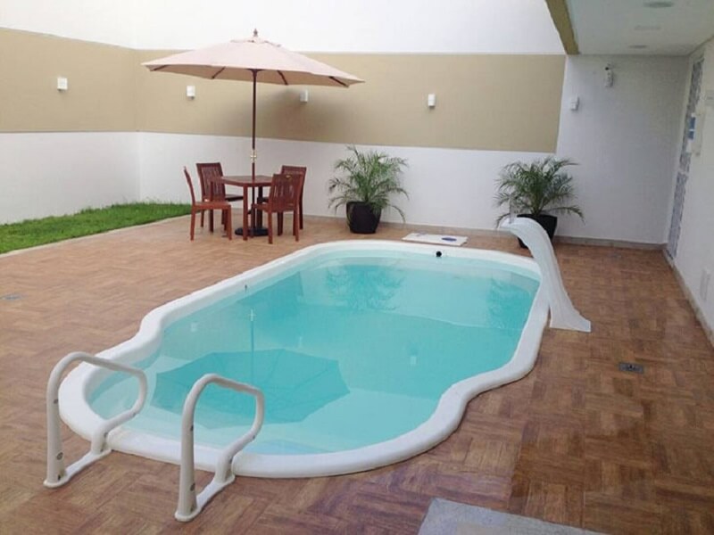 piso para piscina de fibra