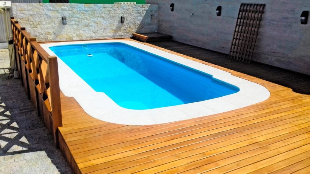 Bordas de Piscina de Fibra: Opções e Dicas de Segurança