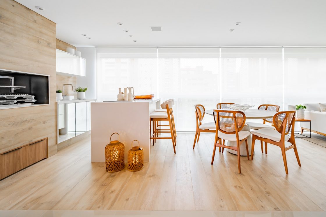 Guia Completo: Como Escolher o Porcelanato Amadeirado Ideal para Cada Ambiente