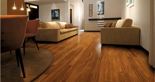 piso vinílico ou porcelanato amadeirado