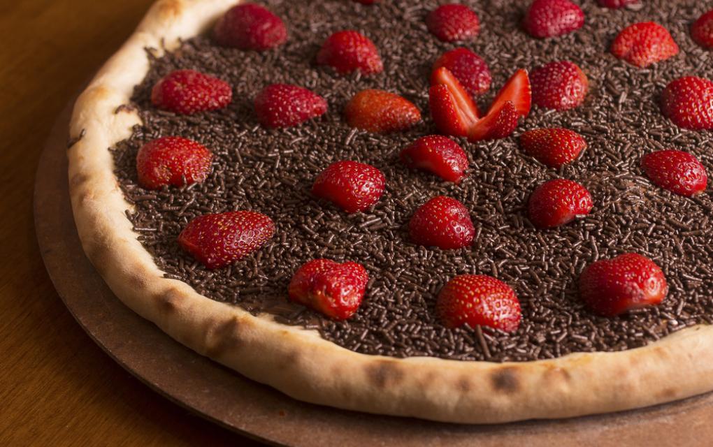 pizza doce de chocolate