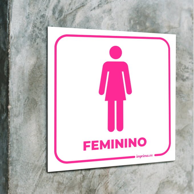 placa banheiro feminino impressa vs. pintada à mão
