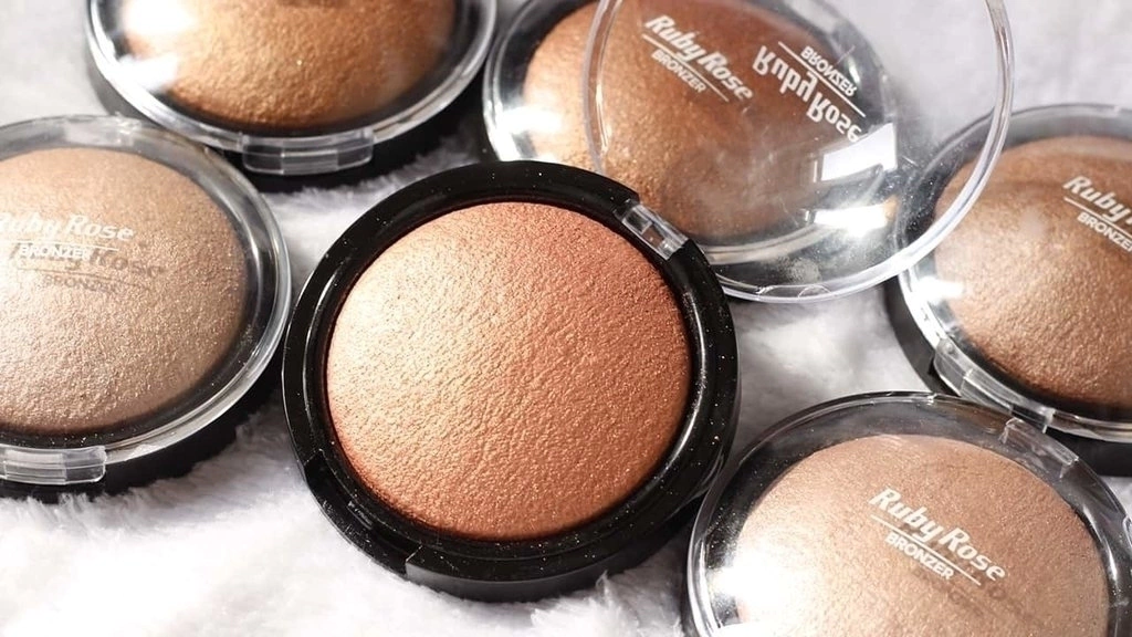 Diferenças Entre Bronzer, Contorno e Blush: Qual Usar?