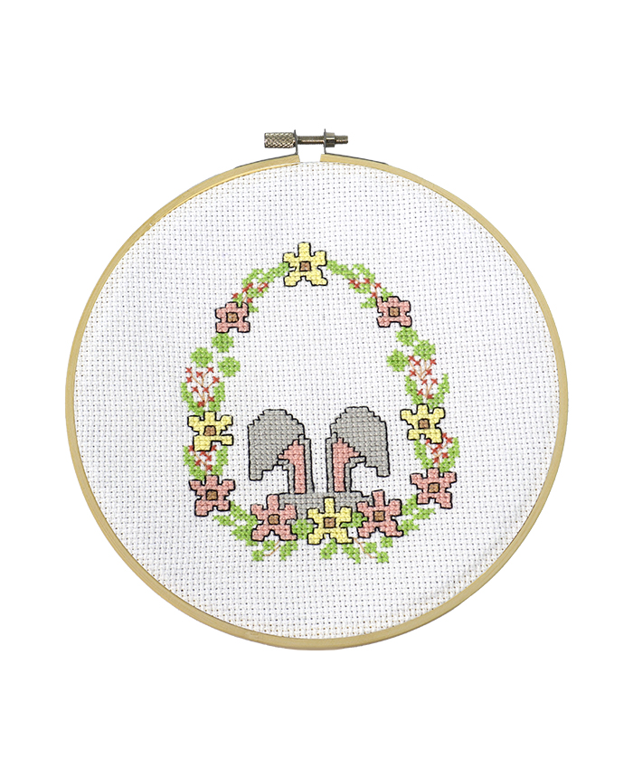 como fazer flor em ponto cruz para toalha de banho