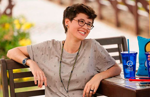 5 ideias de títulos:
1. Pornografia e Sexualidade Feminina: Uma Análise Crítica.
2. A Representatividade Lésbica no Brasil: Desafios e Conquistas.
3. Mídia Online e a Construção da Identidade Lésbica.
4. O Papel das Plataformas Digitais na Visibilidade LGBTQIA+.
5. Desmistificando a Pornografia Lésbica: Para Além dos Estereótipos.