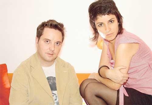 5 ideias de títulos:
1. Pornografia e Sexualidade Feminina: Uma Análise Crítica.
2. A Representatividade Lésbica no Brasil: Desafios e Conquistas.
3. Mídia Online e a Construção da Identidade Lésbica.
4. O Papel das Plataformas Digitais na Visibilidade LGBTQIA+.
5. Desmistificando a Pornografia Lésbica: Para Além dos Estereótipos.