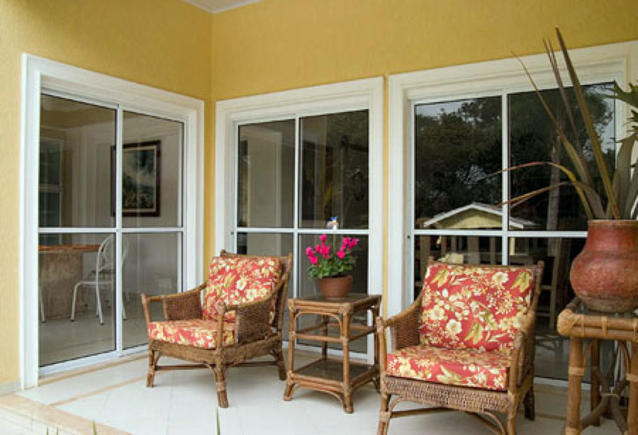 Porta balcão de alumínio preto