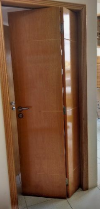 Guia Completo: Como Escolher a Porta Camarão Ideal para seu Banheiro