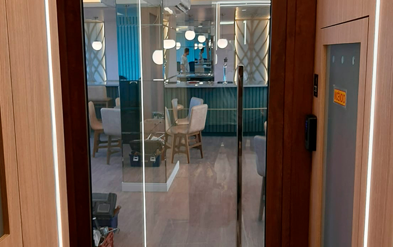 Guia Completo: Como Escolher o Material Ideal para Sua Porta de Giro