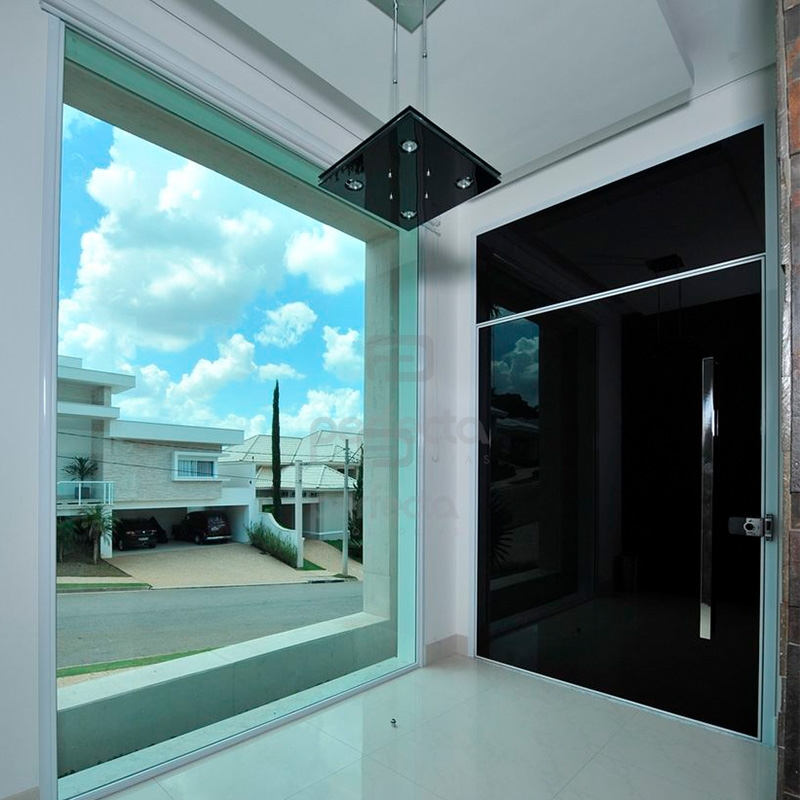 Porta Pivotante de Vidro: Guia Completo de Instalação e Manutenção