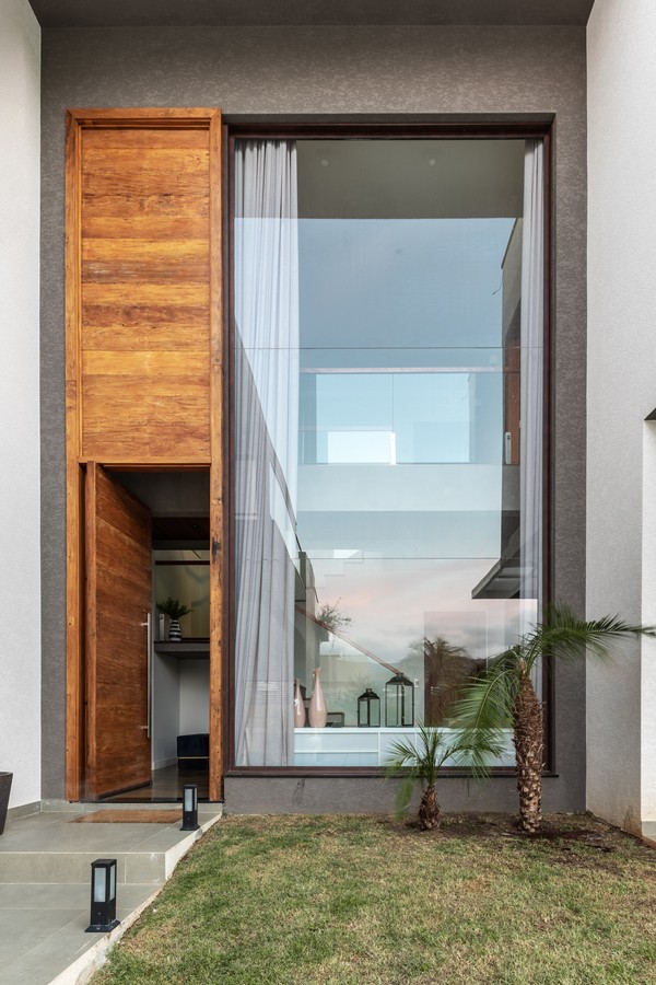 Como Escolher o Melhor Kit de Ferragens para sua Porta Pivotante de Vidro