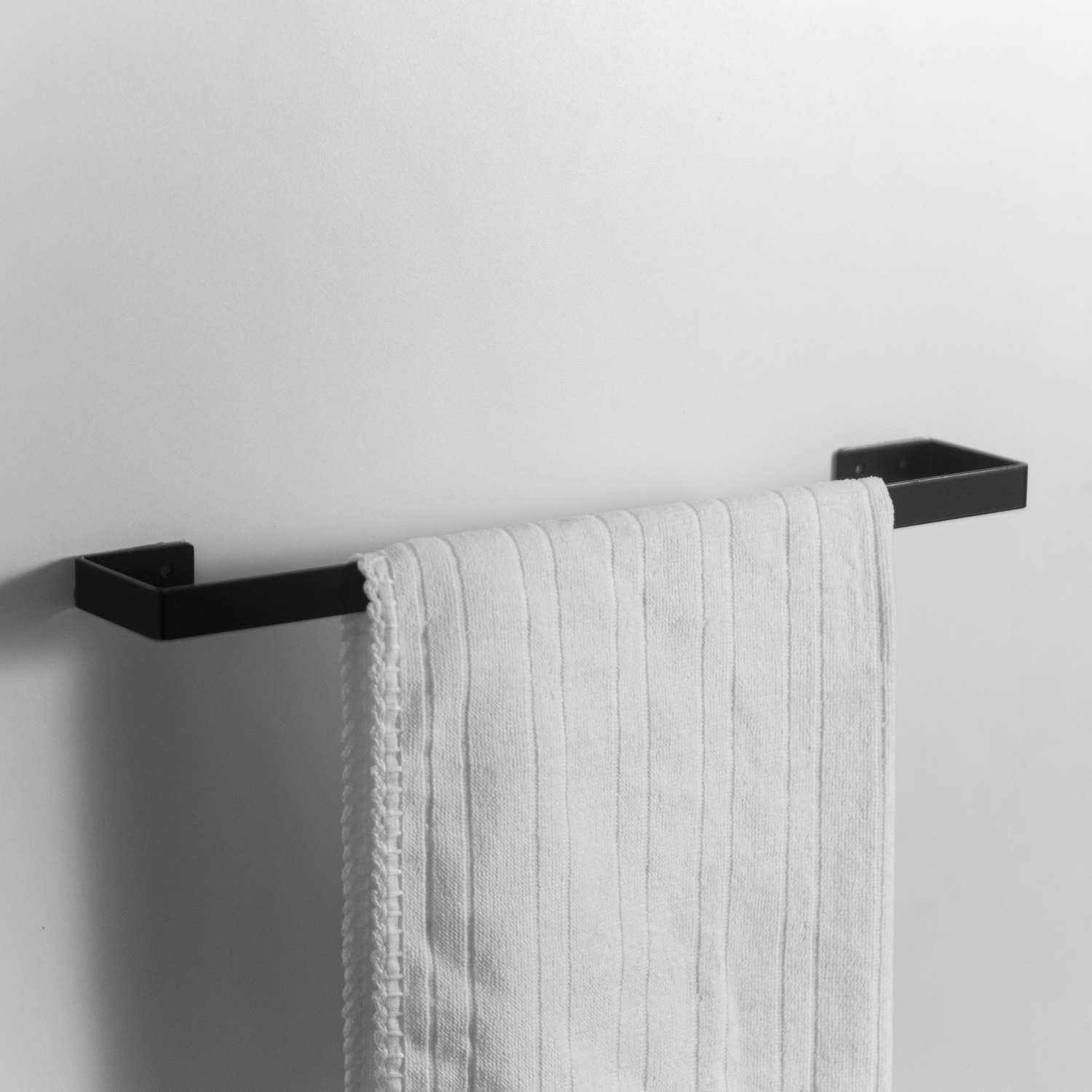 Como escolher o porta-toalha ideal para cada tipo de banheiro