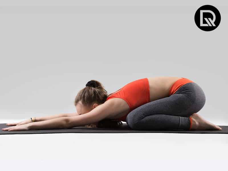 posição para melhorar cólica