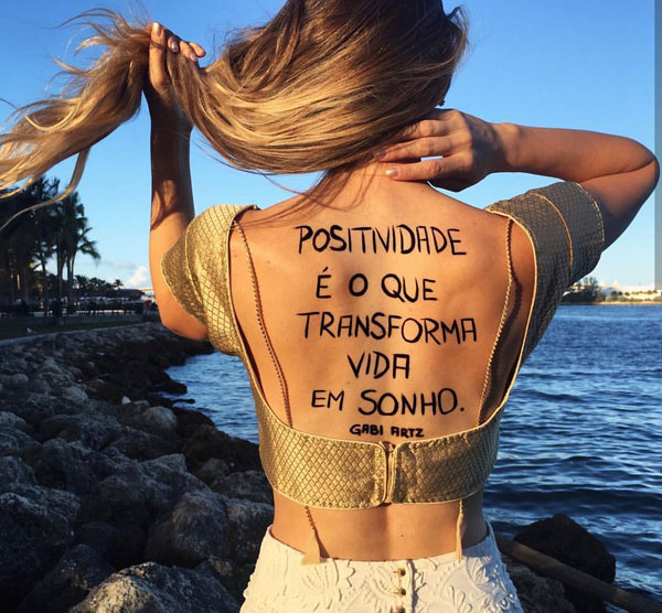 3. Além da Rádio: A Influência da Positividade na Música Brasileira e na Cultura Pop