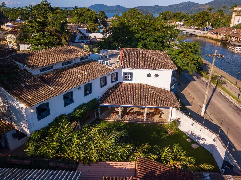 Roteiro Cultural em Paraty: Hospedagem Próxima à FLIP e Atrações