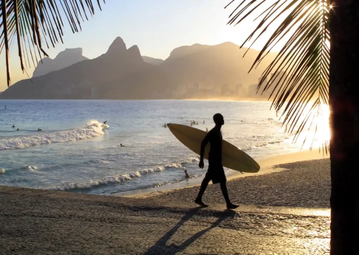1. Guia Completo das Praias de Ubatuba para Surfistas
2. Como Escolher a Melhor Escola de Surf em Ubatuba
3. Ubatuba: Onde o Surfe Encontra a Natureza
4. Dicas Essenciais para Surfistas Iniciantes em Ubatuba
5. Eventos de Surfe Imperdíveis em Ubatuba