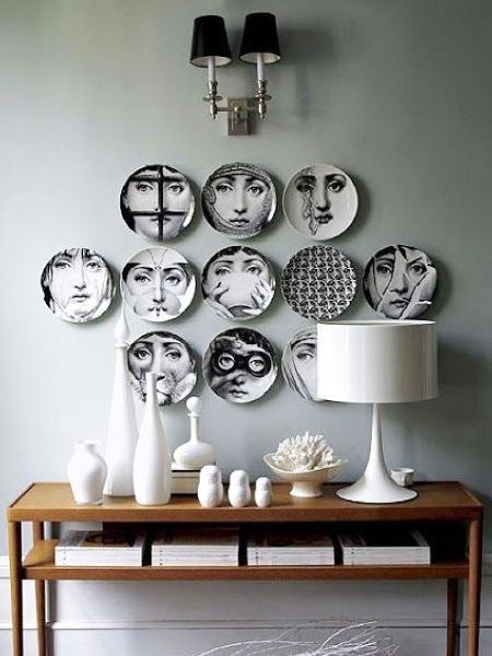 5 ideias de títulos:
1. Guia Completo: Como Criar uma Galeria de Pratos Decorativos na Sua Parede
2. Porcelana vs. Cerâmica: Qual o Melhor Material para Seus Pratos Decorativos?
3. As Melhores Marcas de Pratos Decorativos para um Toque de Luxo em Casa
4. DIY: Dicas Simples para Montar uma Parede de Pratos Única
5. Tendências em Pratos Decorativos: Inspire-se com Estilos e Materiais Modernos