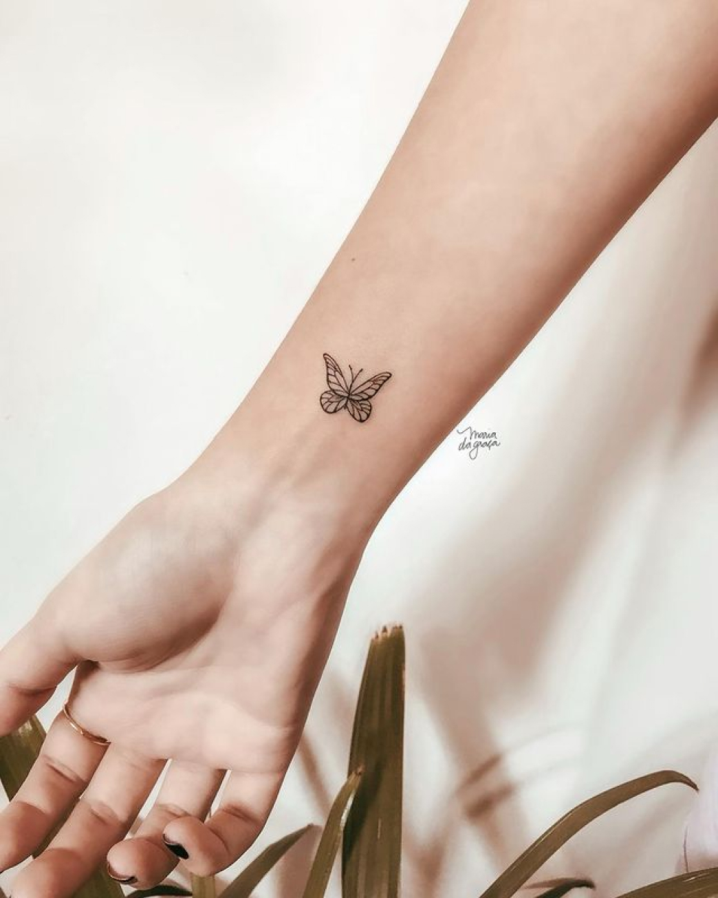 Guia Completo: Tatuagens Minimalistas no Braço e Seus Custos